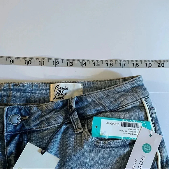 COSMIC BLUE LOVE
Jodie Short Side Piping - Picture 13 of 14